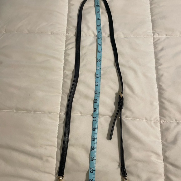 Elegant Black Leather Crossbody Bag - Picture 10 of 16